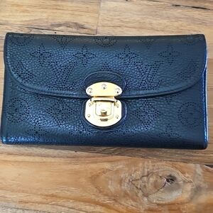 Louis Vuitton long wallet Mahina leather